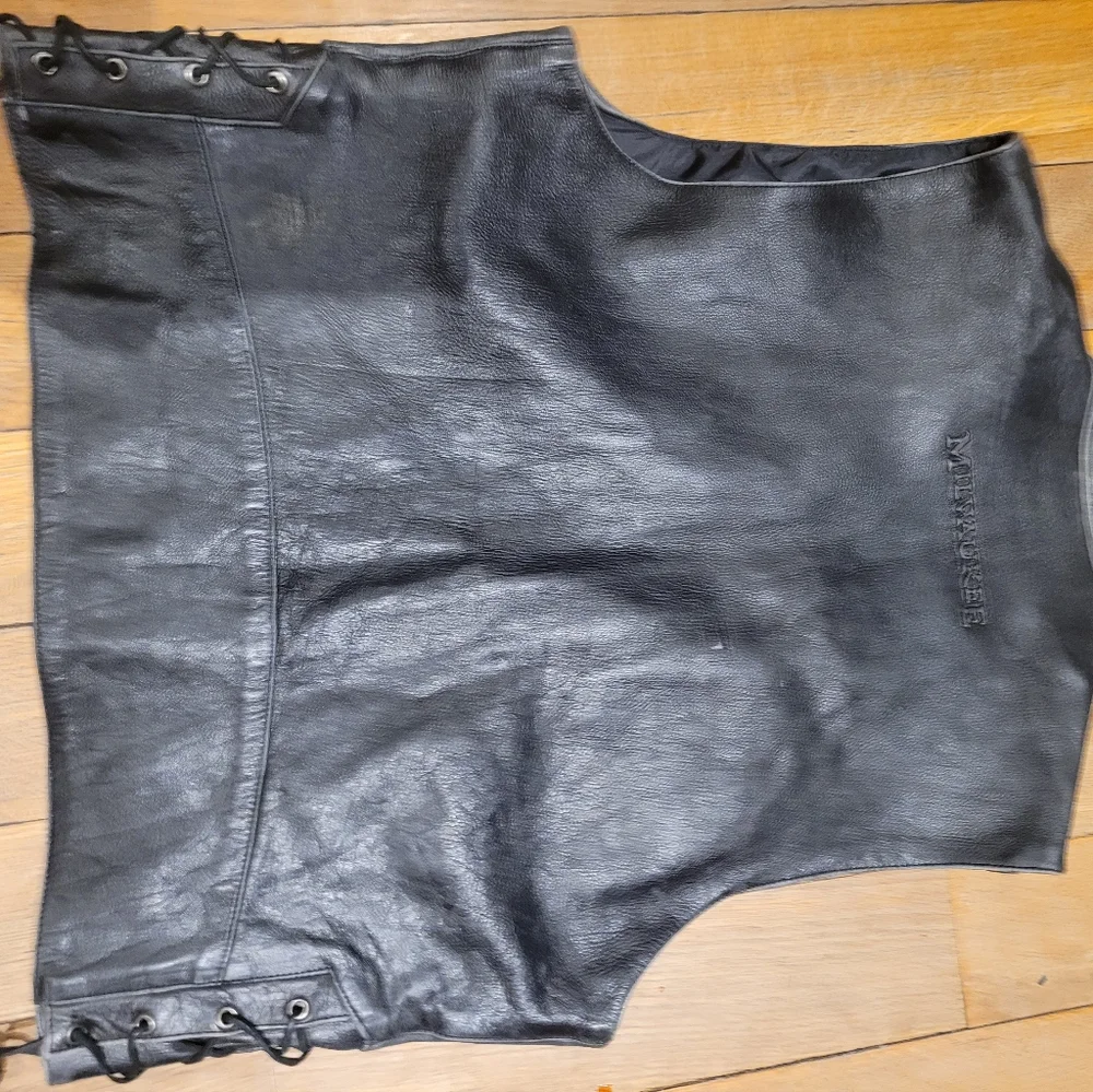 Milwaukee Heavy Duty Distressed Leather Vest - Picture 4 of 5
